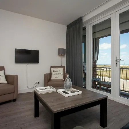 Cozy In Katwijk With Balcony 아파트 *