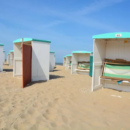 아파트 Cozy In Katwijk With Balcony