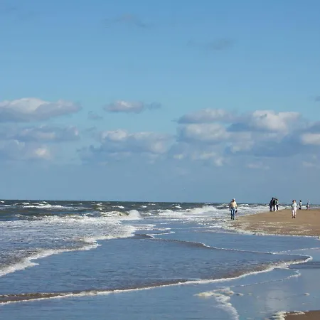Cozy In Katwijk With Balcony 아파트 *